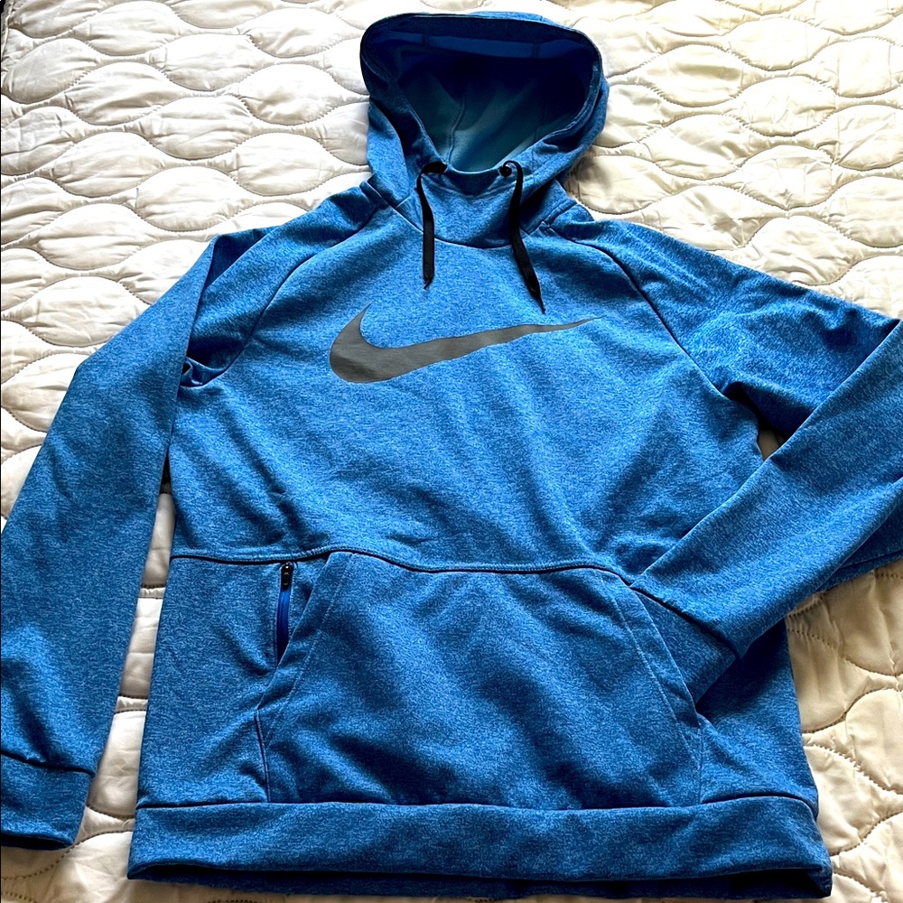 Nike Men’s Therma-Fit Pullover Hoodie with Swoosh